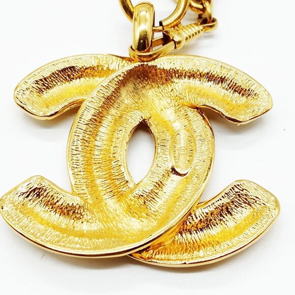 CHANEL Vintage Gold Chain Necklace with Iconic Pendant mon-697-09012025 - Picture 7 of 9